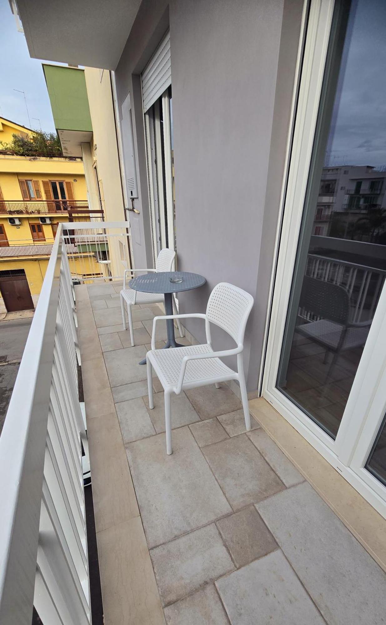 Case Vacanze 106 Maison De Charme Giovinazzo Luaran gambar